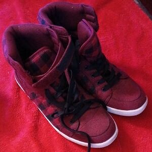 Men's High-Top Sneakers - Burgundy Plaid